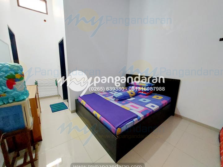  Tampilan kamar paviliun suara ombak Pangandaran	